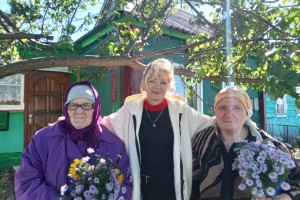 1 октября Юдановский СДК. Долгожители нашего села, принимают поздравления. 